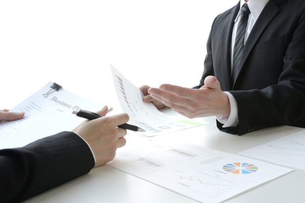 ITコンサルタントとは?仕事内容の流れや他職種との違いを解説